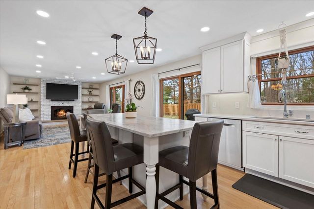 3675 S Poplar ROAD, New Berlin, WI 53151