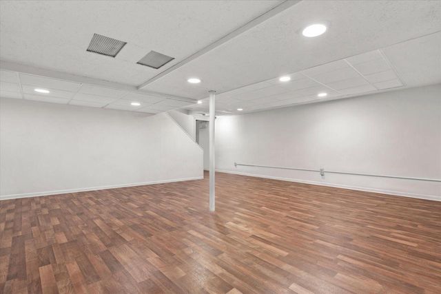 3675 S Poplar ROAD, New Berlin, WI 53151