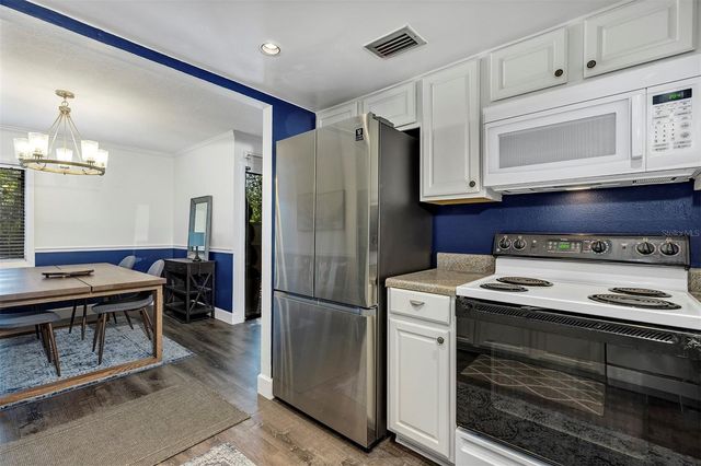 111 CROWN OAKS WAY 111, Longwood, FL 32779