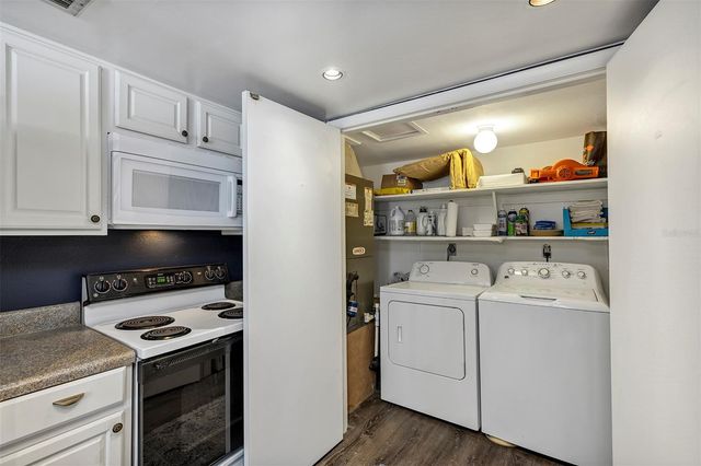 111 CROWN OAKS WAY 111, Longwood, FL 32779