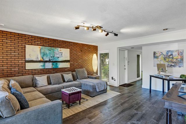 111 CROWN OAKS WAY 111, Longwood, FL 32779