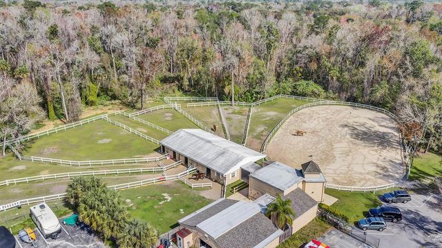 111 CROWN OAKS WAY 111, Longwood, FL 32779