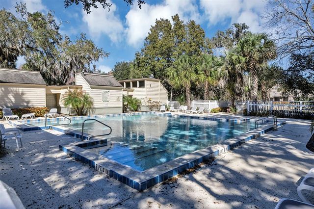 111 CROWN OAKS WAY 111, Longwood, FL 32779