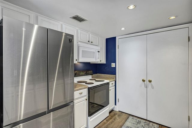 111 CROWN OAKS WAY 111, Longwood, FL 32779