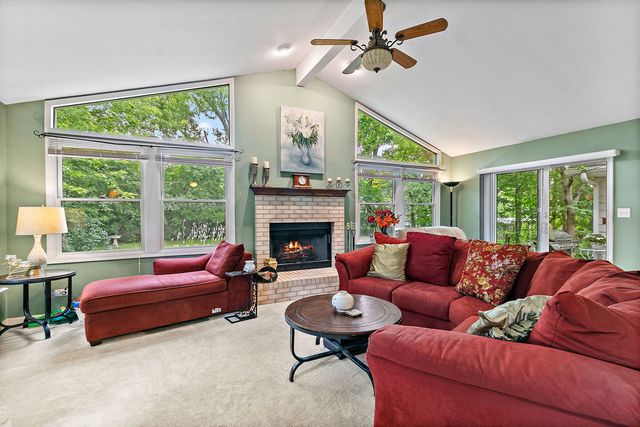 910 Division Street, Barrington, IL 60010