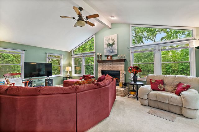 910 Division Street, Barrington, IL 60010