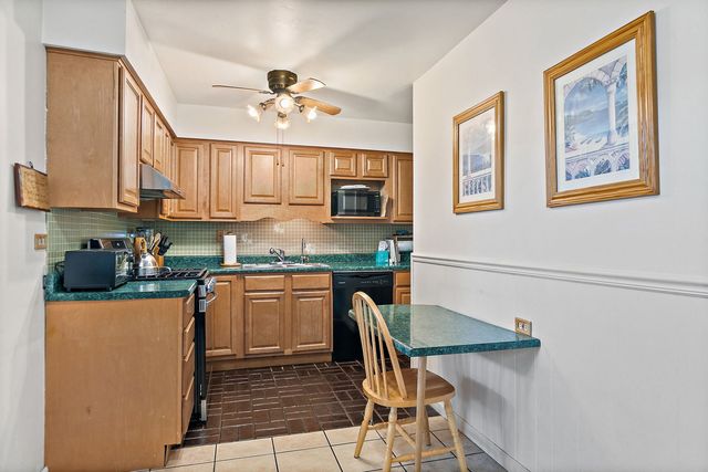 910 Division Street, Barrington, IL 60010