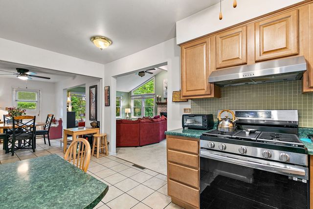 910 Division Street, Barrington, IL 60010