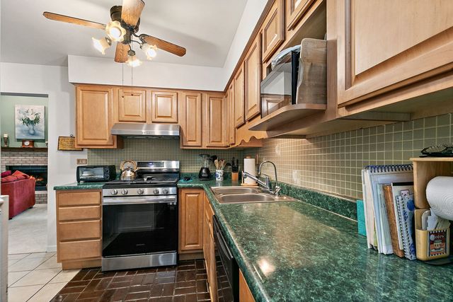 910 Division Street, Barrington, IL 60010