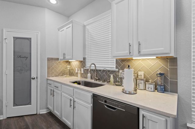 2375 Diamond D Dr., Beaumont, TX 77713