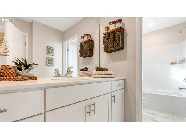 9368 Se 162nd Ave, Happy Valley, OR 97086