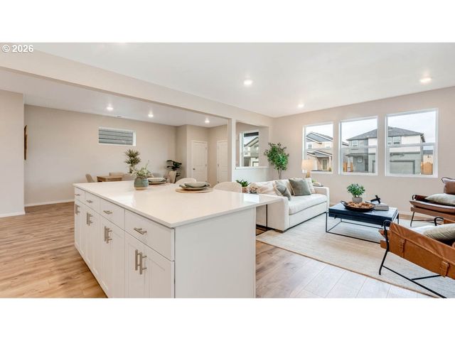 9368 Se 162nd Ave, Happy Valley, OR 97086