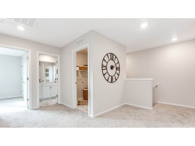 9368 Se 162nd Ave, Happy Valley, OR 97086