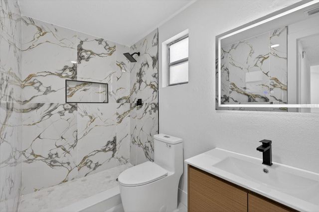 8915 SABODA COURT, Tampa, FL 33634