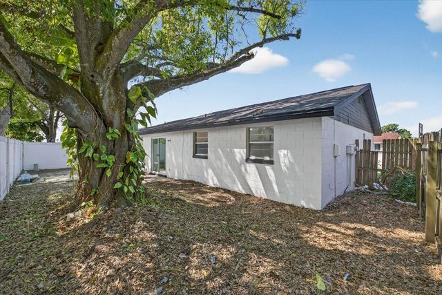 8915 SABODA COURT, Tampa, FL 33634