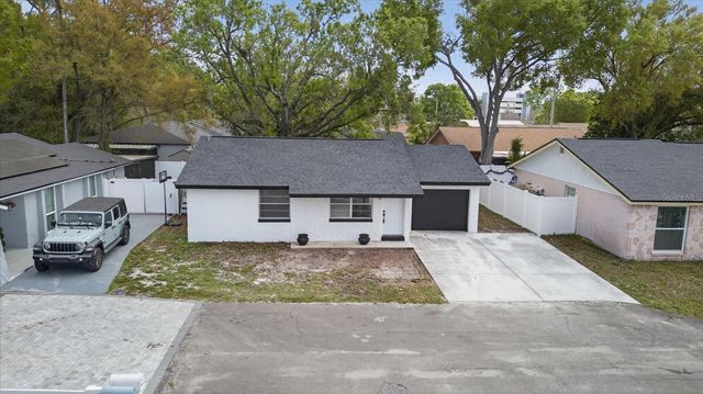 8915 SABODA COURT, Tampa, FL 33634