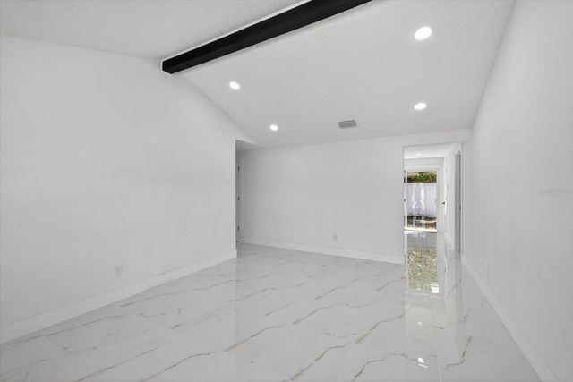 8915 SABODA COURT, Tampa, FL 33634