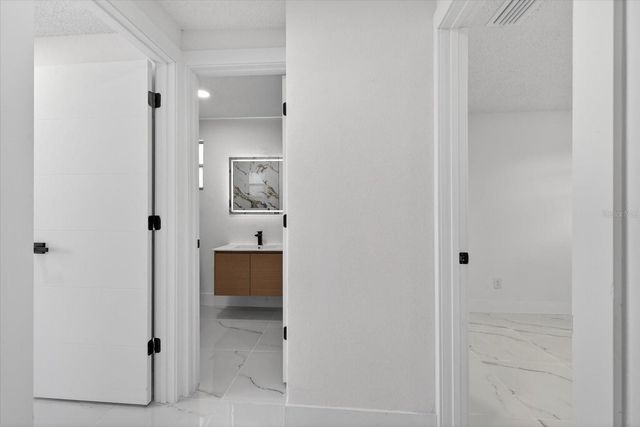 8915 SABODA COURT, Tampa, FL 33634