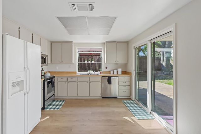 10049 Elgin River Ct, Rancho Cordova, CA 95670