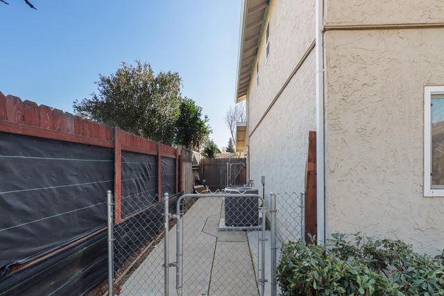 10049 Elgin River Ct, Rancho Cordova, CA 95670