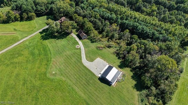 6075 Paris Avenue NE, Louisville, OH 44641