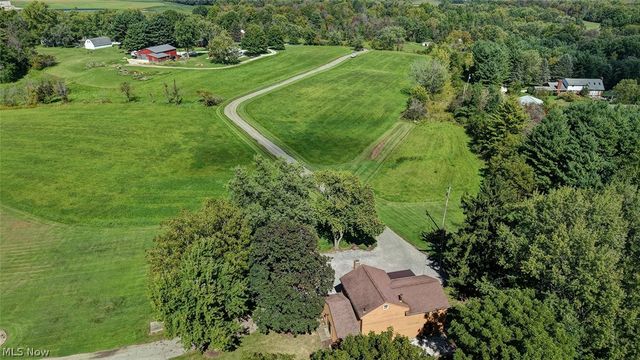 6075 Paris Avenue NE, Louisville, OH 44641