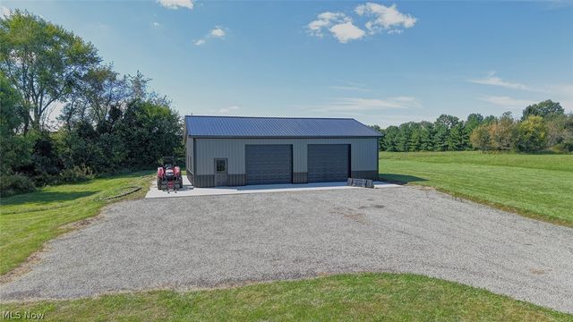 6075 Paris Avenue NE, Louisville, OH 44641