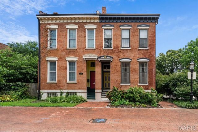 1322 S 10th Street, St Louis, MO 63104