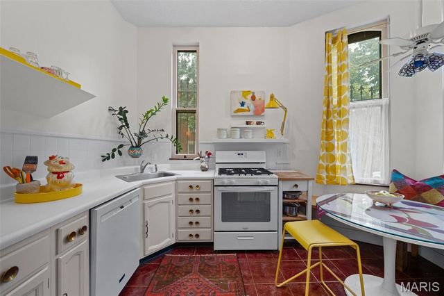 1322 S 10th Street, St Louis, MO 63104