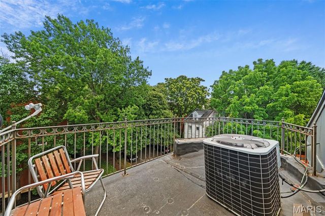 1322 S 10th Street, St Louis, MO 63104