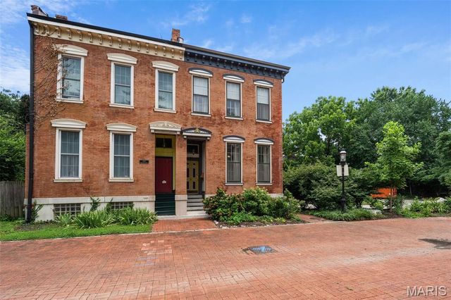 1322 S 10th Street, St Louis, MO 63104