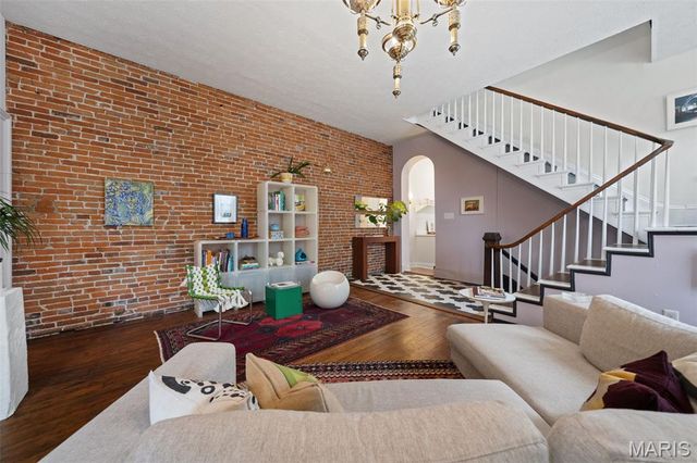 1322 S 10th Street, St Louis, MO 63104