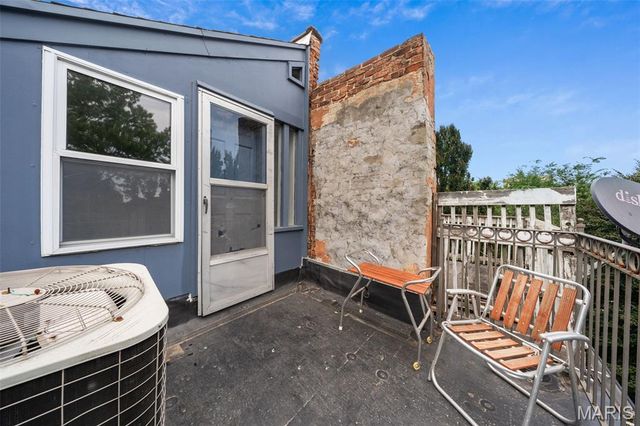 1322 S 10th Street, St Louis, MO 63104