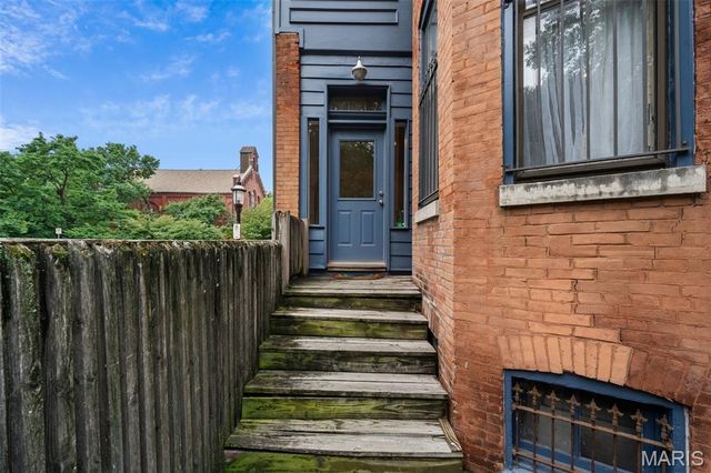 1322 S 10th Street, St Louis, MO 63104