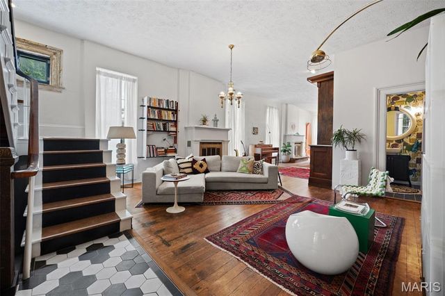 1322 S 10th Street, St Louis, MO 63104