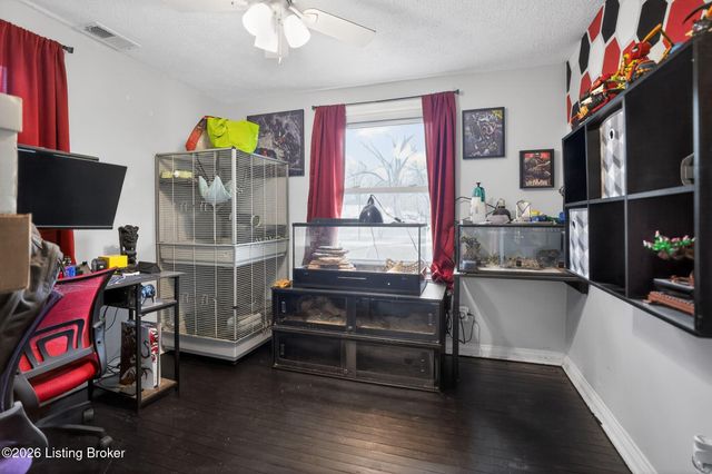 7700 Edna M Rd, Louisville, KY 40258