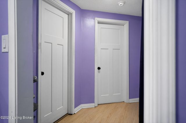 7700 Edna M Rd, Louisville, KY 40258