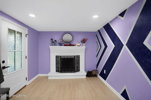 7700 Edna M Rd, Louisville, KY 40258