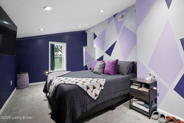 7700 Edna M Rd, Louisville, KY 40258