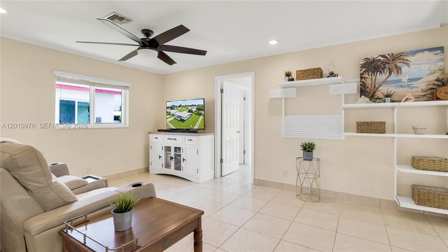 1621 NW 85th Way, Plantation, FL 33322