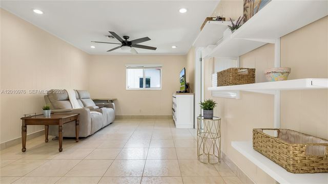 1621 NW 85th Way, Plantation, FL 33322