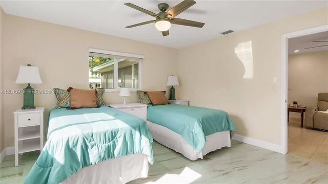 1621 NW 85th Way, Plantation, FL 33322
