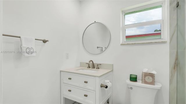 1621 NW 85th Way, Plantation, FL 33322
