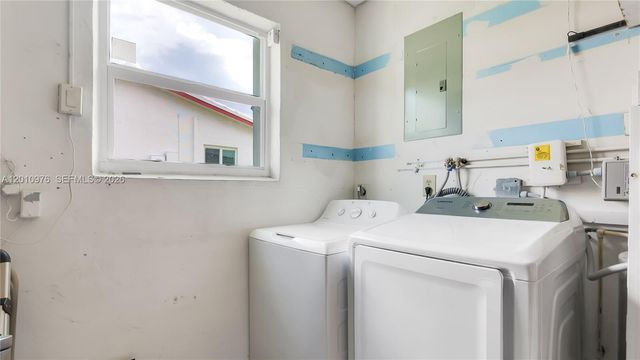 1621 NW 85th Way, Plantation, FL 33322