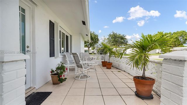 1621 NW 85th Way, Plantation, FL 33322
