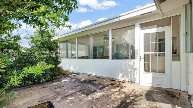 1621 NW 85th Way, Plantation, FL 33322