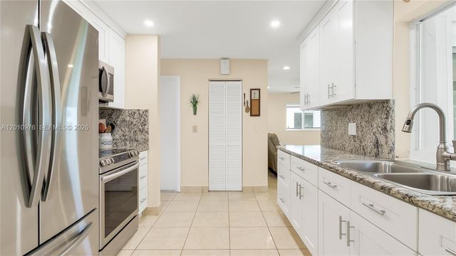 1621 NW 85th Way, Plantation, FL 33322