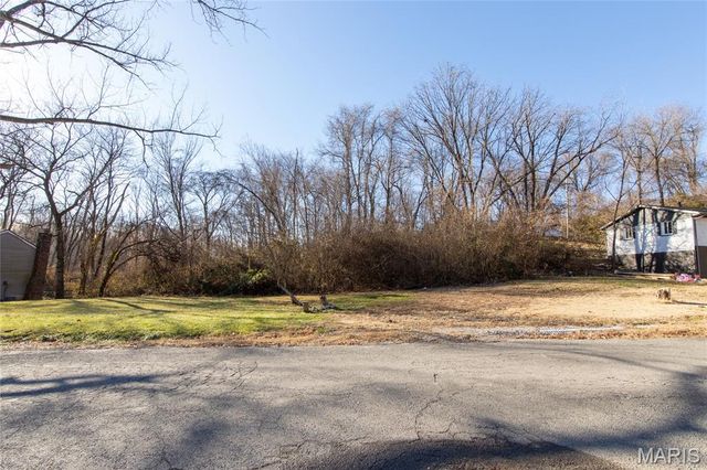 29 Highwood Drive, Belleville, IL 62223