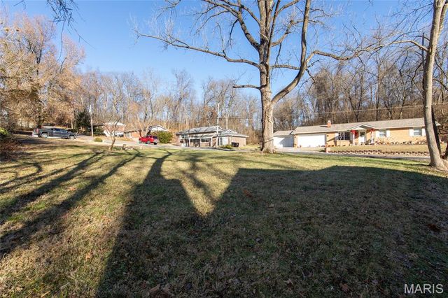 29 Highwood Drive, Belleville, IL 62223