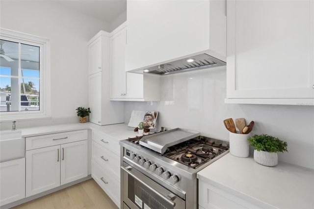 680 KEY ROYALE DRIVE, Holmes Beach, FL 34217